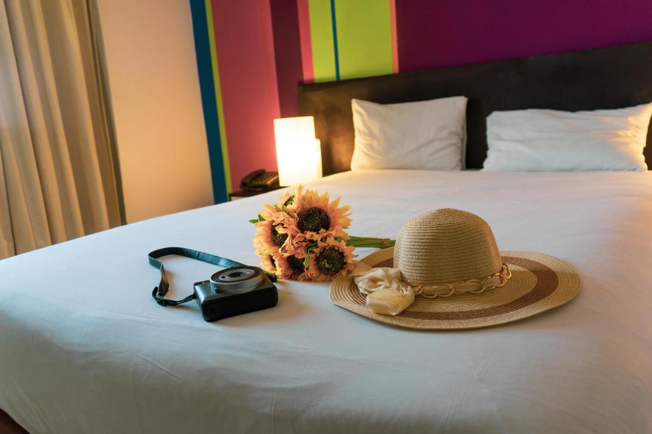 ホテル Ibis Styles Accra Airport エクステリア 写真