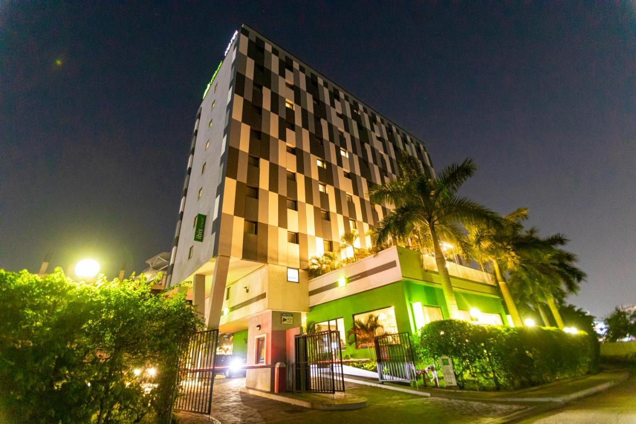 ホテル Ibis Styles Accra Airport エクステリア 写真