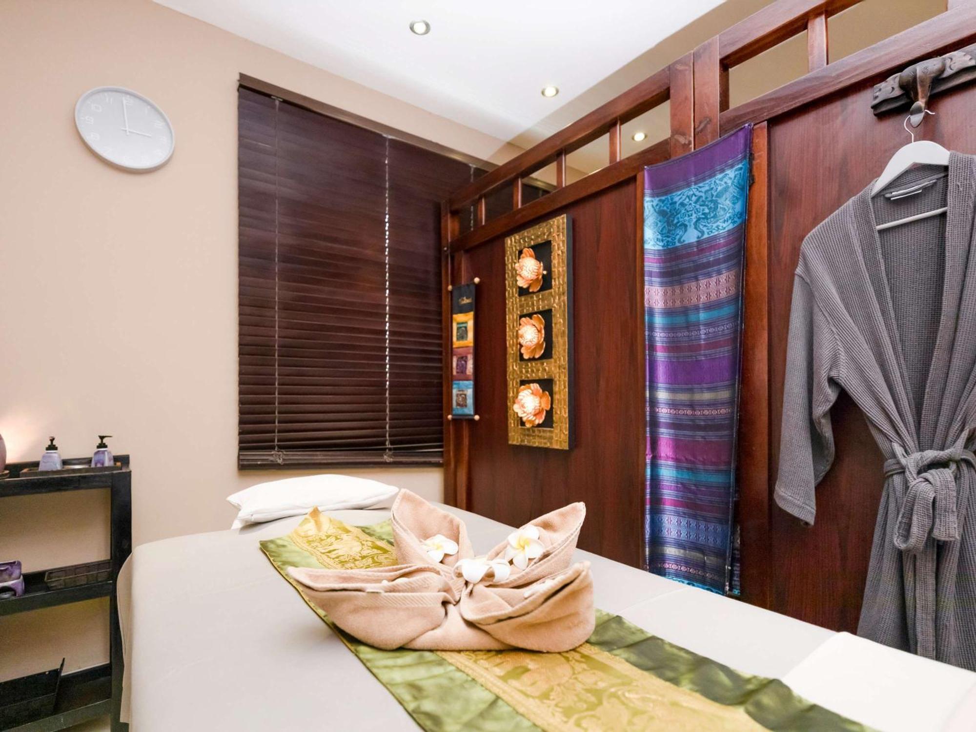 ホテル Ibis Styles Accra Airport エクステリア 写真