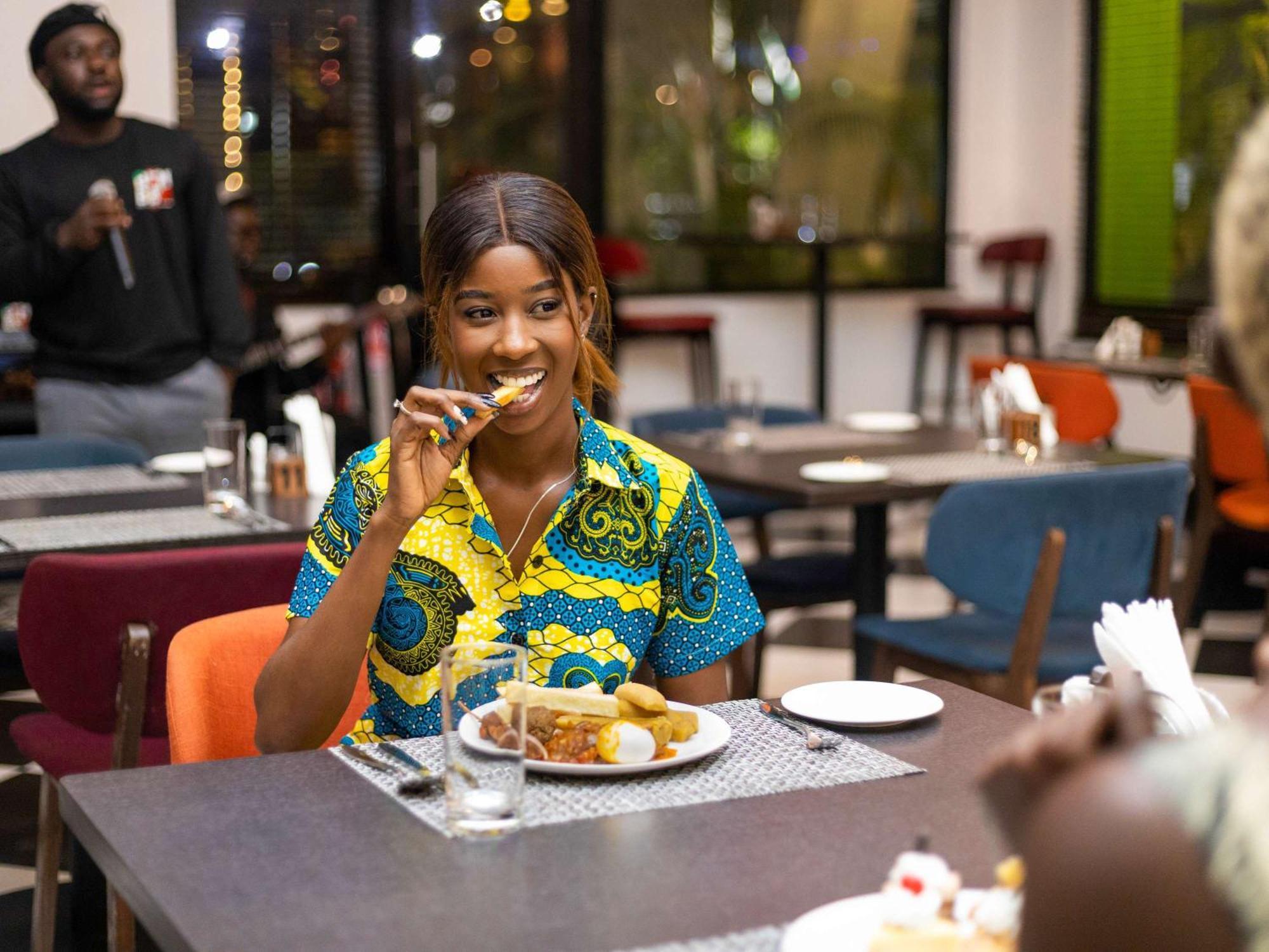 ホテル Ibis Styles Accra Airport エクステリア 写真